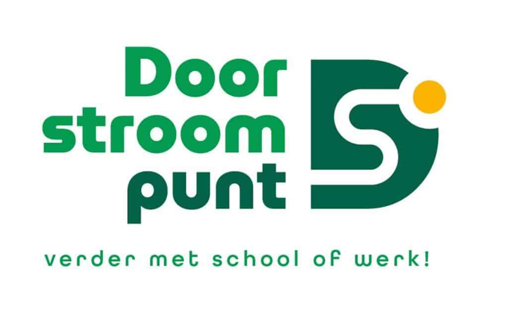 Logo van Doorstroompunt Alkmaar groene letters tegen witte achtergrond